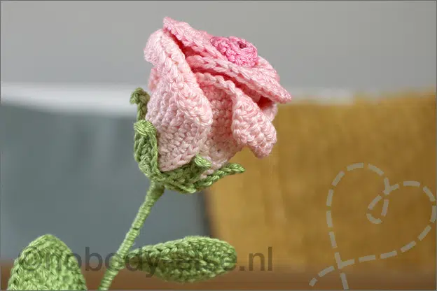 bloemen haken haakpatroon roos gratis