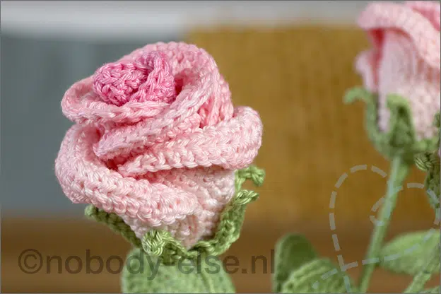 gehaakte roos bloem gratis haakpatroon nederlands