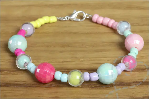 Action Kralendoos sieraden maken voorbeelden